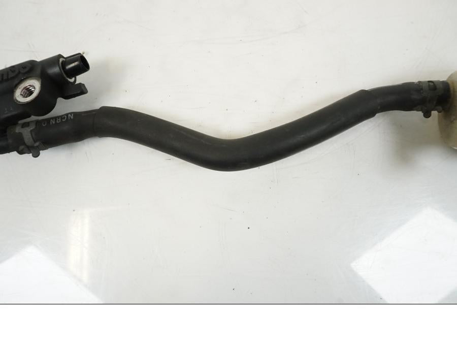 Extrabild1 på Bromshuvudcylinder från en Yamaha XJR 1300 -2002 motorcykel.