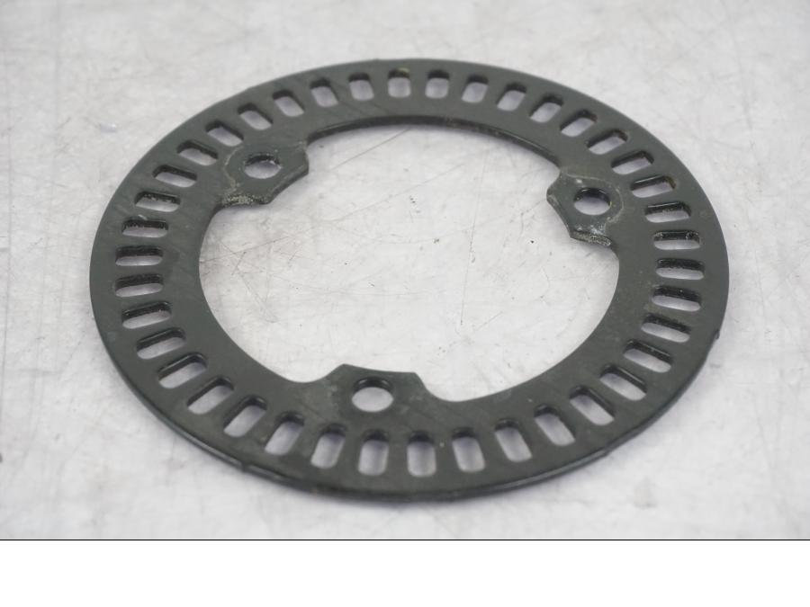 Höger sida på ABS krans från en Yamaha MT-09 -2016 motorcykel.