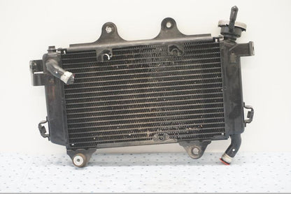 Baksidan på Vattenkyl från en KTM 125 Duke -2017 motorcykel.