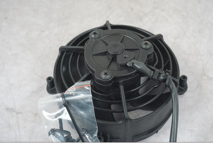 Baksidan på Vattenkylfläkt från en KTM 1290 Super Adventure S -2022 motorcykel.