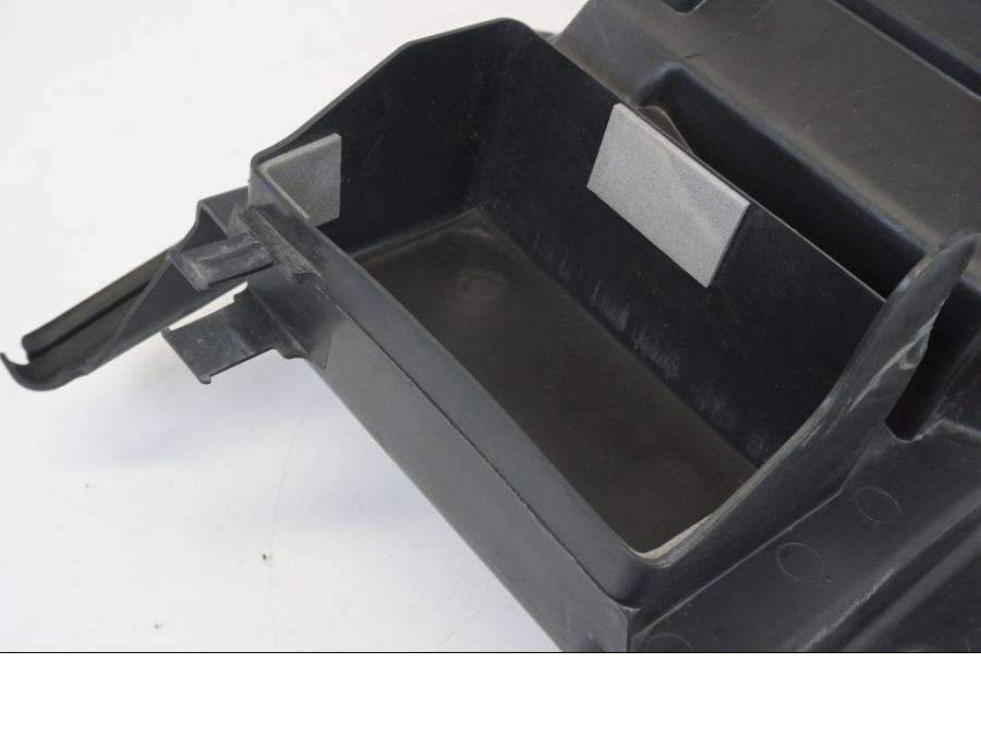 Baksidan på Undertail från en Suzuki GSX 1300 R -2017 motorcykel.