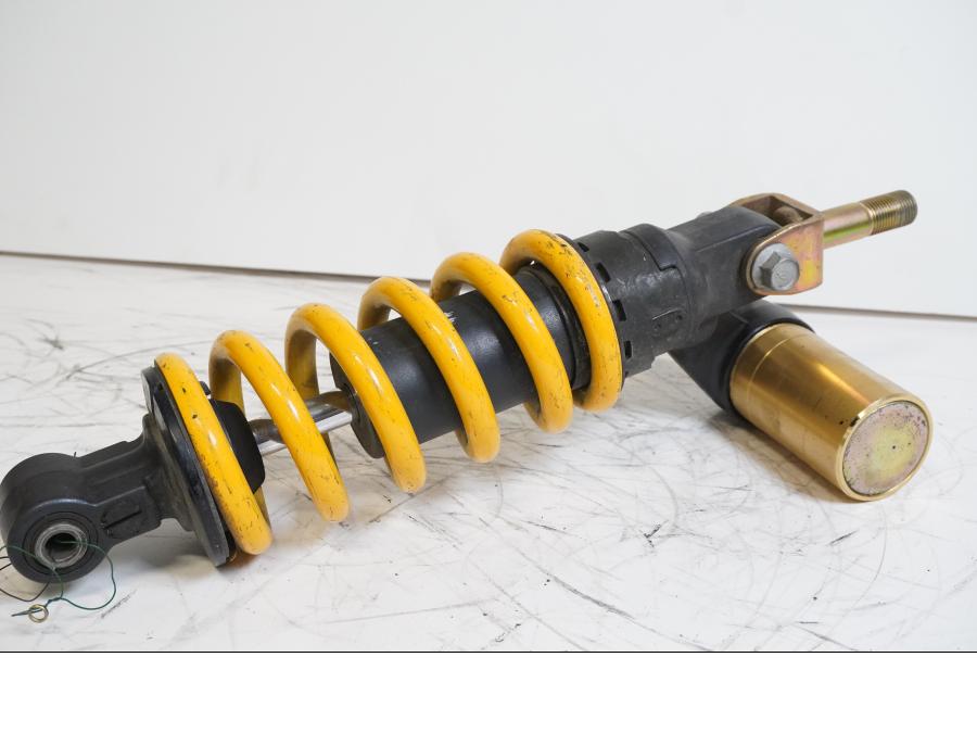 Framsidan på Stötdämpare från en Honda CBR 900 RR -2002 motorcykel.