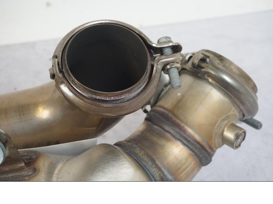 Extrabild2 på Mellanburk från en KTM 1290 Super Duke R -2022 motorcykel.