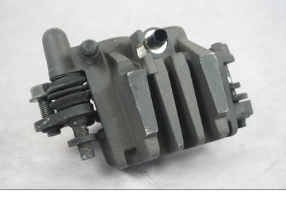 Höger sida på Bromsok från en Suzuki SV 650 -1999 motorcykel.