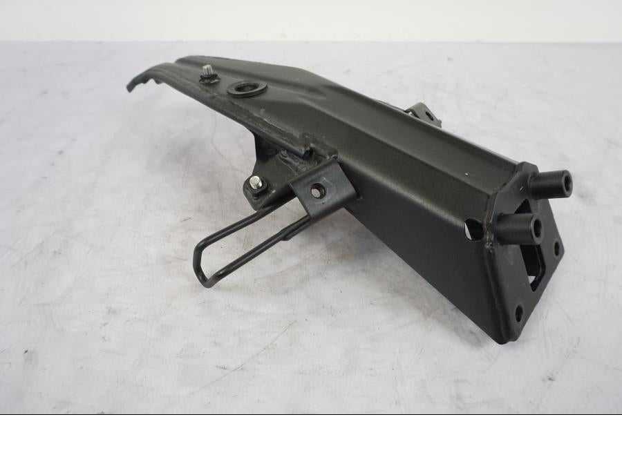 Framsidan på Bakskärmstag från en Kawasaki Z 800 -2014 motorcykel.