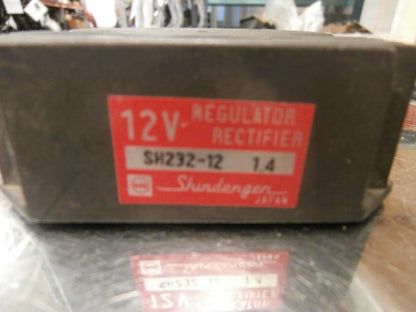 Vänster sida på Likriktare från en Honda CX 500 -1982 motorcykel.