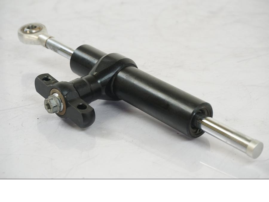 Baksidan på Styrdämpare från en KTM 1290 Super Duke R -2015 motorcykel.