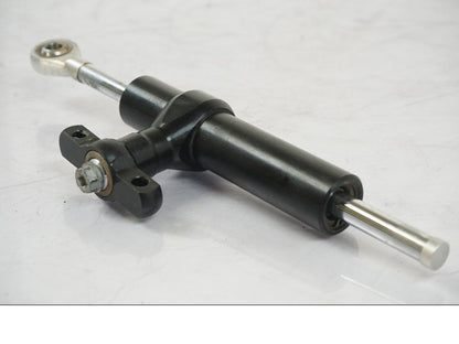 Baksidan på Styrdämpare från en KTM 1290 Super Duke R -2015 motorcykel.