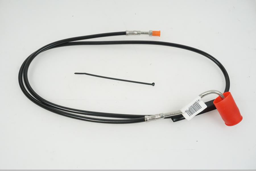 Framsidan på Bromsslang från en H-D Harley diverse -2020 motorcykel.