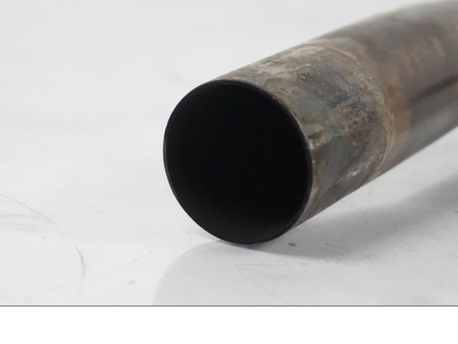 Snett nerifrån på Grenrör från en BMW F 650 CS -2002 motorcykel.