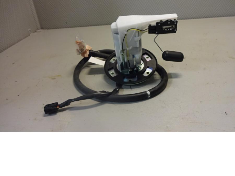 Framsidan på Bensinpump insprut från en Honda NC 750 S -2017 motorcykel.