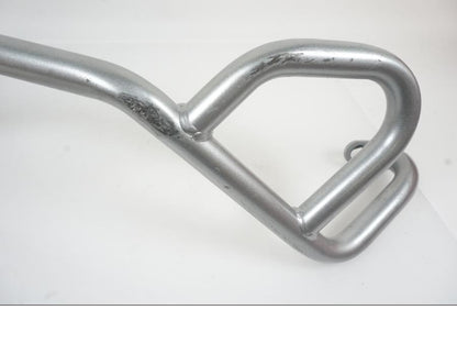 Vänster sida på Motorskyddsbåge från en BMW F 850 GS -2019 motorcykel.