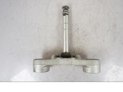 Framsidan på Gaffelkrona från en KTM 990 Super Duke -2006 motorcykel.