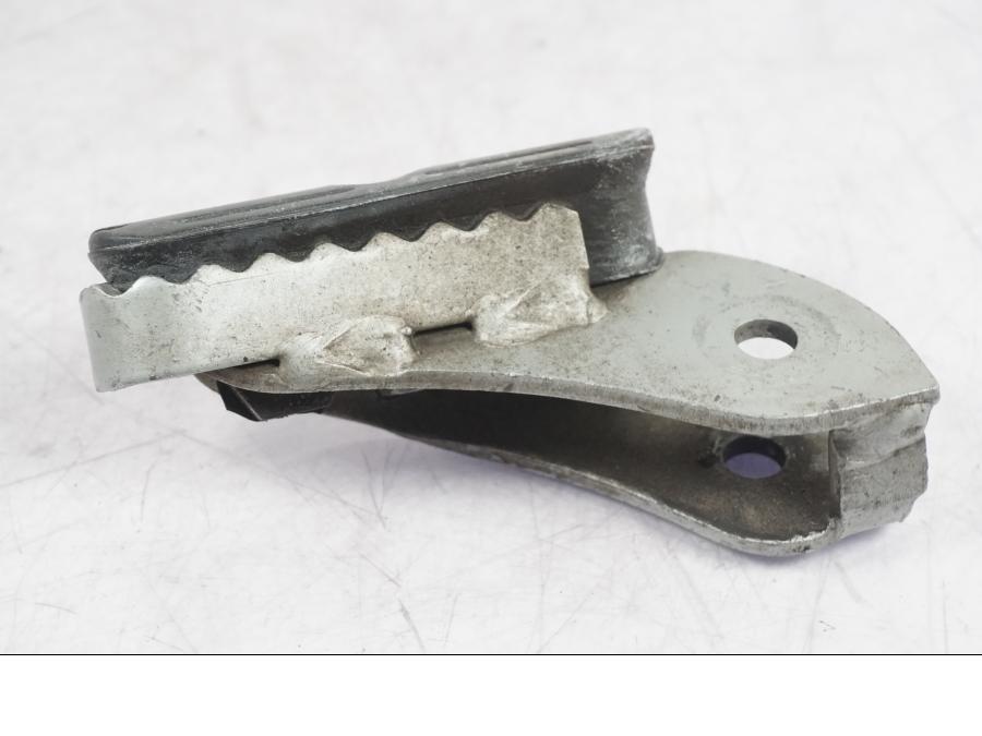 Baksidan på Fotpinne från en BMW R 1200 GS -2005 motorcykel.