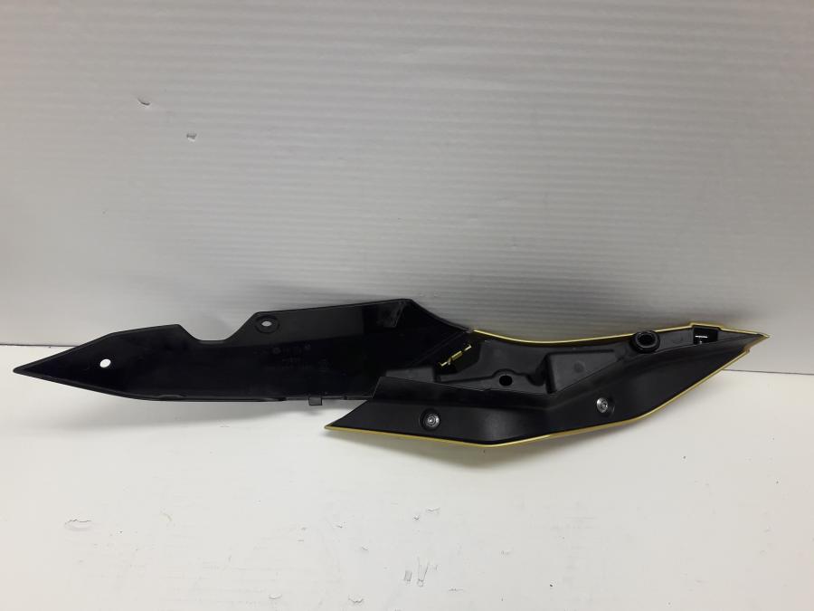 Baksidan på Bakvinge från en BMW R 1250 RS -2020 motorcykel.