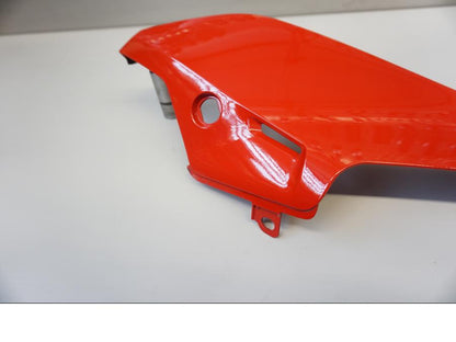 Höger sida på Sidopanel från en Ducati Supersport 939 -2020 motorcykel.