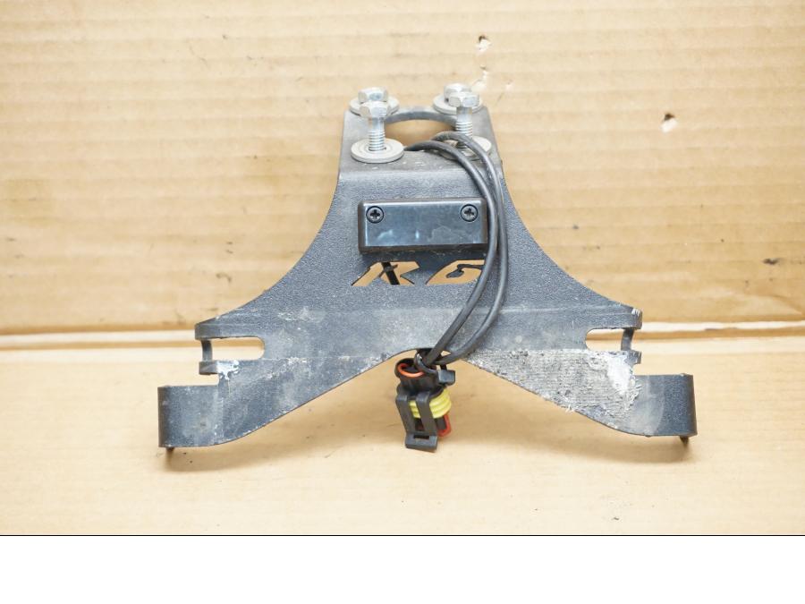 Framsidan på Skylthållare från en Yamaha YZF R6 -2008 motorcykel.