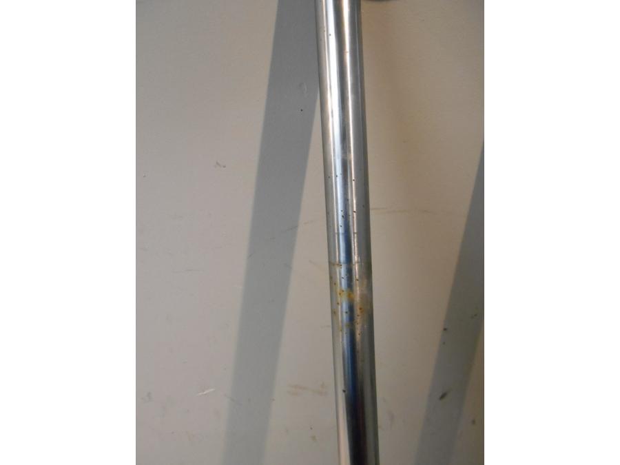 Höger sida på Gaffelben från en Honda GL 500 -1982 motorcykel.