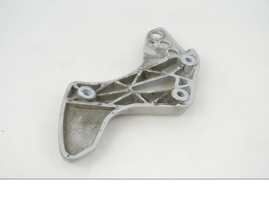 Vänster sida på Fotpinnefäste från en BMW F 650 -1998 motorcykel.