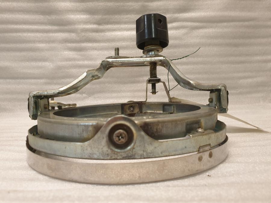 Vänster sida på Strålkastarfäste från en Honda CB 750 -1982 motorcykel.