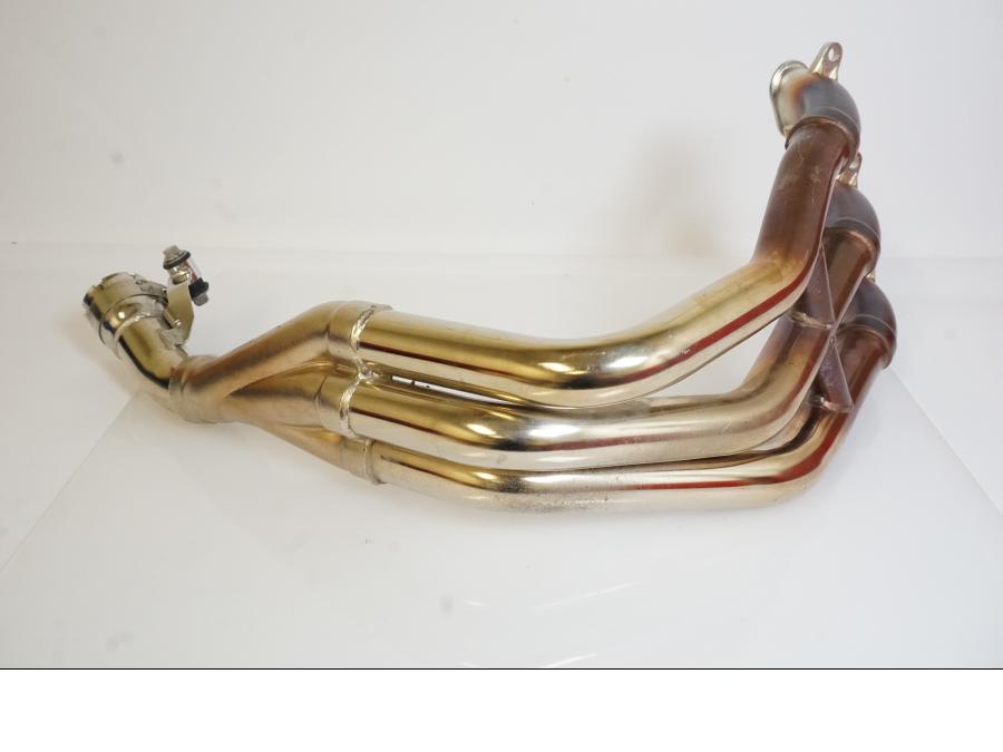 Baksidan på Grenrör från en Triumph Speed Triple -2009 motorcykel.