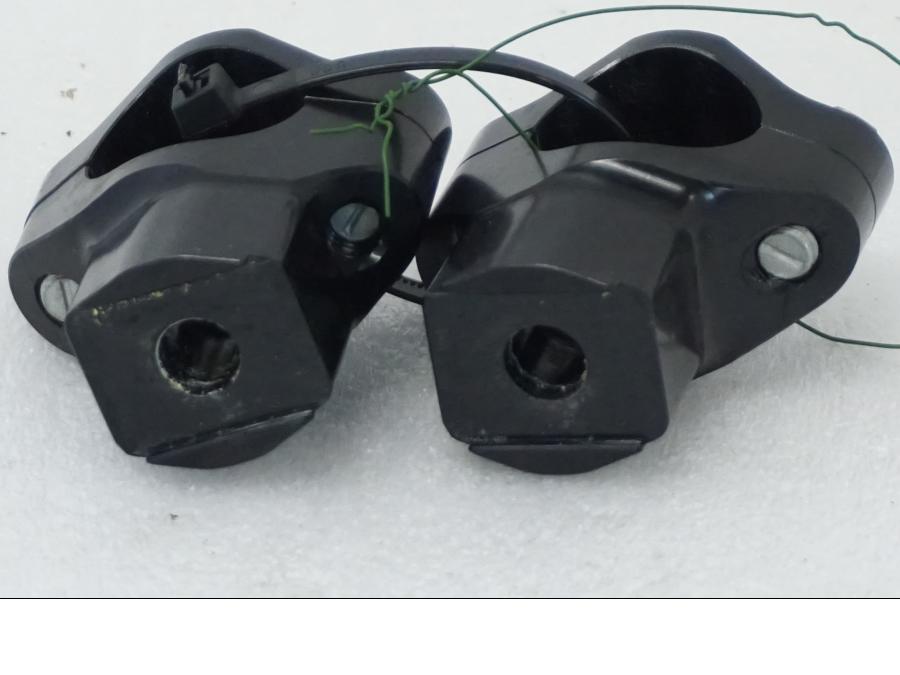 Höger sida på Styrfäste från en KTM 1290 Super Adventure R -2021 motorcykel.