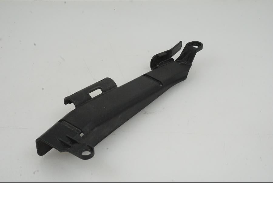 Baksidan på Kabelstam från en KTM 1290 Super Duke -2019 motorcykel.