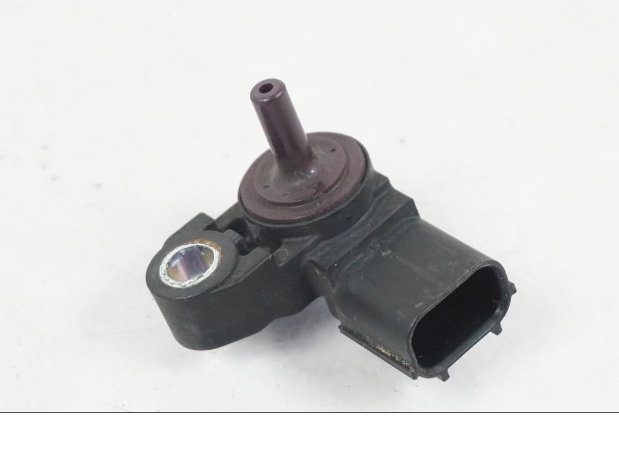Framsidan på Mapsensor från en Kawasaki ER-6F -2010 motorcykel.