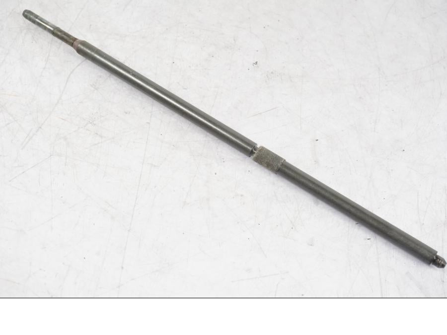 Framsidan på Kopplingsarm från en BMW R 1200 GS -2005 motorcykel.