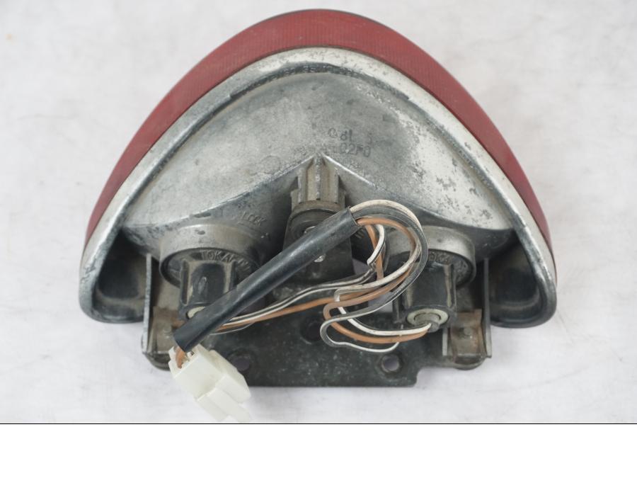 Snett uppifrån på Baklampa från en Suzuki SV 650 -1999 motorcykel.