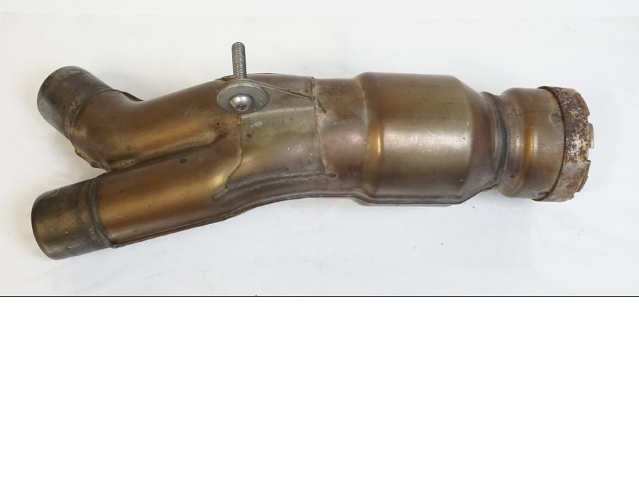 Framsidan på Mellanrör från en Yamaha YZF 1000 R1 -2005 motorcykel.