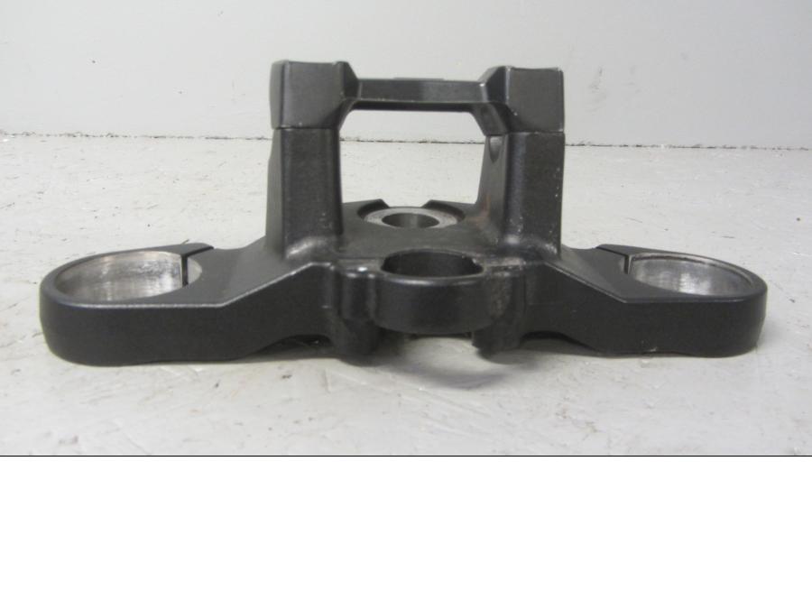 Höger sida på <p>Gaffelkrona övre från Honda CB 1000 R 2010.</p>

<p>Mindre skavmärken finns, se bilder.</p> motorcykel.