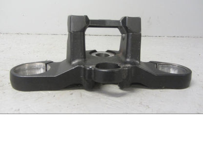 Höger sida på <p>Gaffelkrona övre från Honda CB 1000 R 2010.</p>

<p>Mindre skavmärken finns, se bilder.</p> motorcykel.