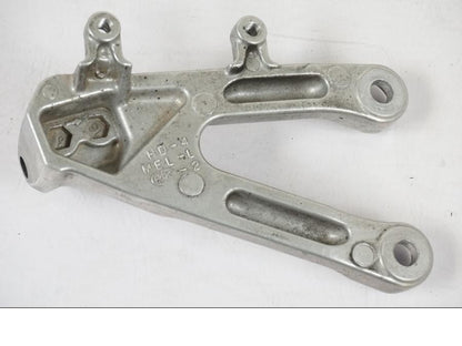 Höger sida på Fotpinnefäste från en Honda CBR 1000 RR -2007 motorcykel.