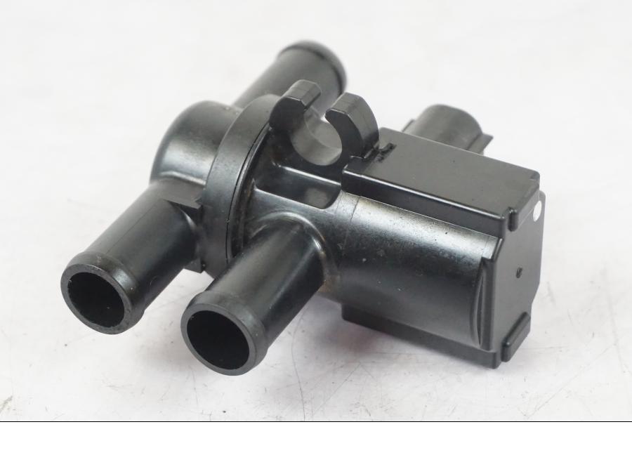 Baksidan på Second Air från en Kawasaki ZX-6R -2011 motorcykel.