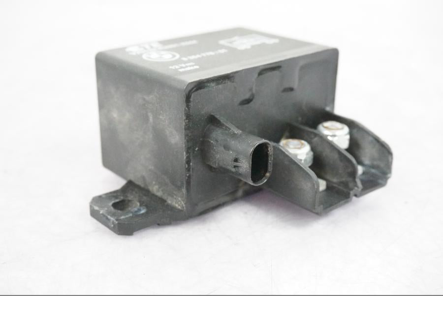 Baksidan på Startrelä från en BMW R 1250 GSA -2021 motorcykel.