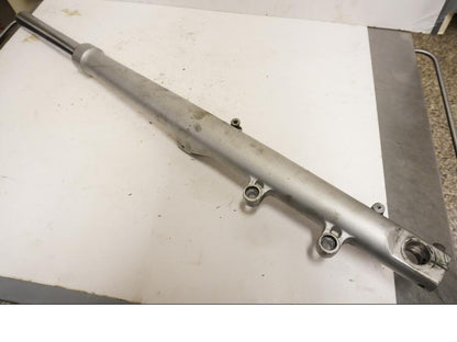 Framsidan på Gaffelben från en BMW R 1100 RS -1997 motorcykel.