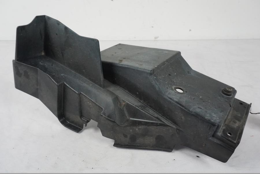 Vänster sida på Batterihållare från en Kawasaki ZX-6R -2005 motorcykel.
