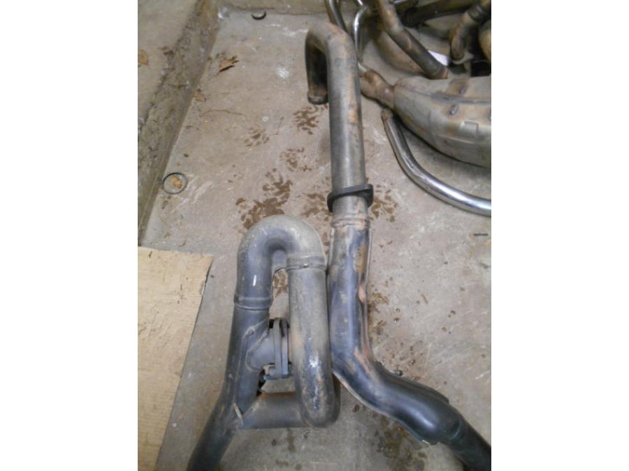 Vänster sida på Grenrör från en Suzuki TL 1000 S -1998 motorcykel.