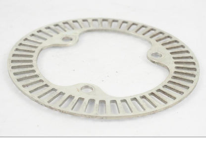 Baksidan på ABS krans från en KTM 390 Adventure -2021 motorcykel.