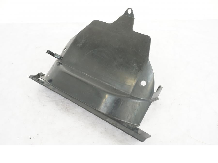 Framsidan på Undertail från en Yamaha XVS 1100 -2000 motorcykel.