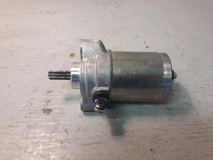 Framsidan på Startmotor från en Yamaha MT 125 -2017 motorcykel.