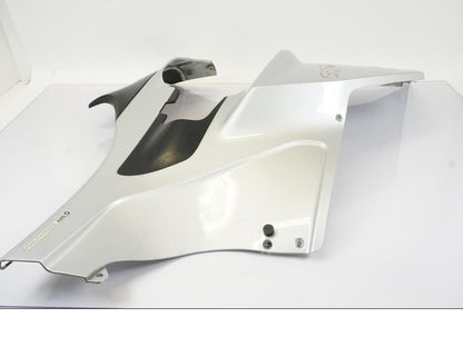 Baksidan på Sidkåpa från en BMW R 1150 RS -2003 motorcykel.