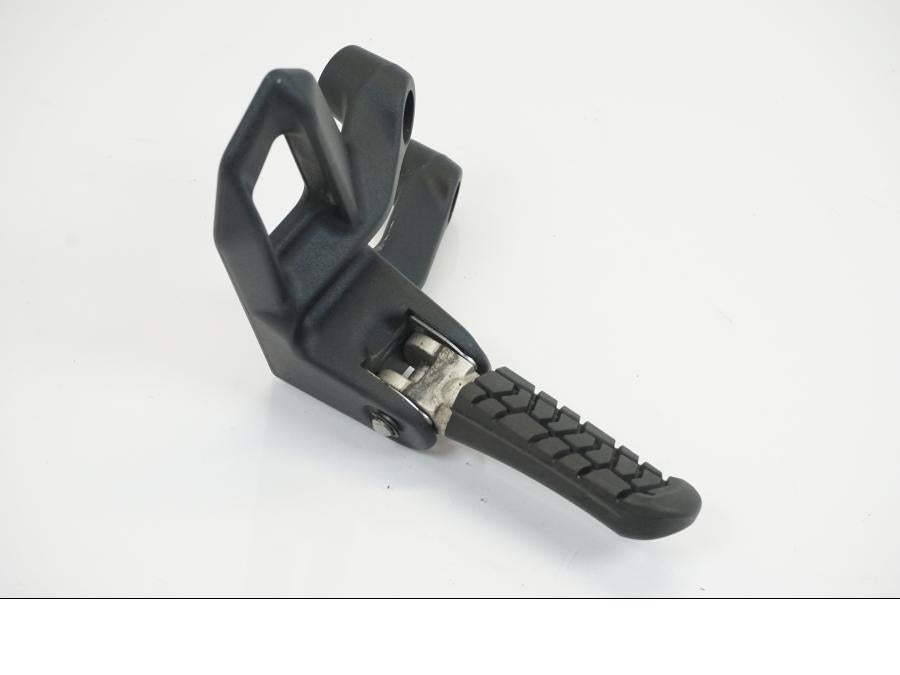 Baksidan på Fotpinne från en KTM 1190 Adventure -2013 motorcykel.