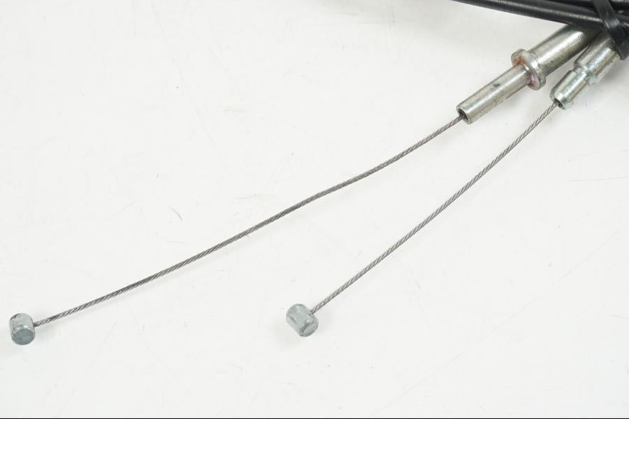 Snett nerifrån på Gasvajer från en Kawasaki ER-6F -2016 motorcykel.