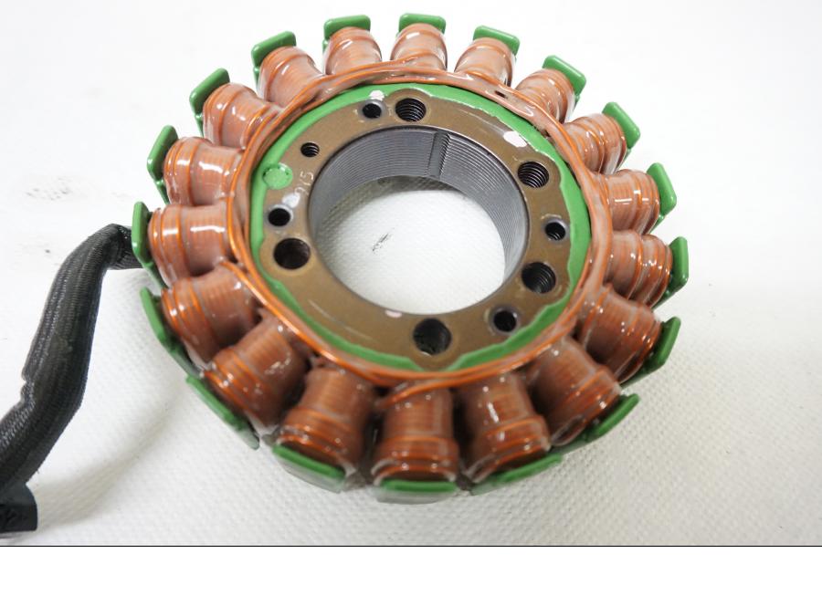 Framsidan på Generator från en Kawasaki Z 900 -2020 motorcykel.