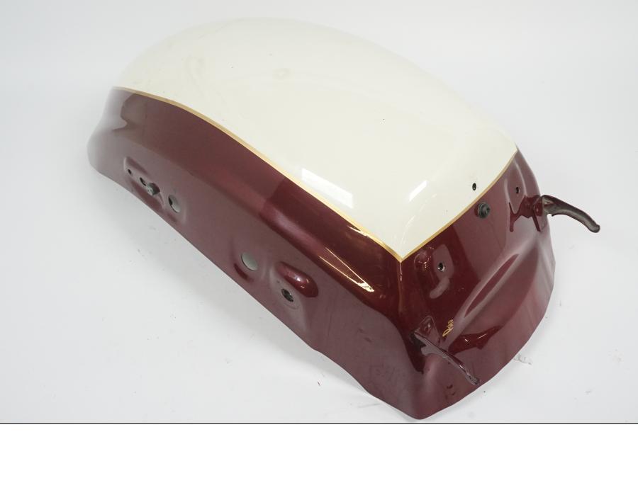 Vänster sida på Bakskärm från en Triumph Rocket III -2007 motorcykel.