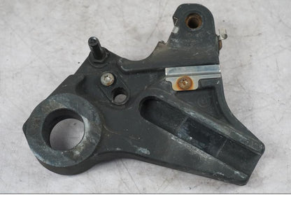 Framsidan på Bromsoksfäste från en BMW S 1000 RR -2010 motorcykel.