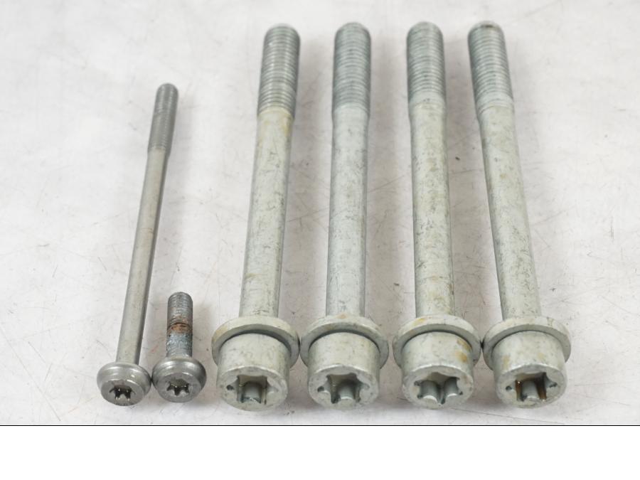 Framsidan på Skruv / Mutter etc från en BMW R 1200 GSA -2014 motorcykel.