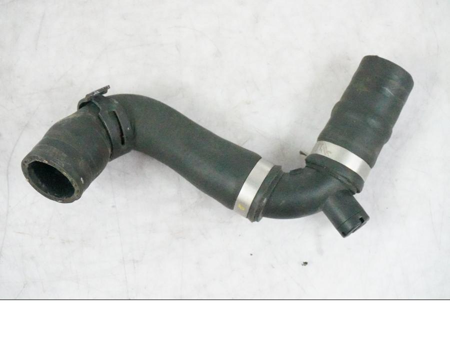 Framsidan på Vattenrör från en BMW K 1200 S -2005 motorcykel.